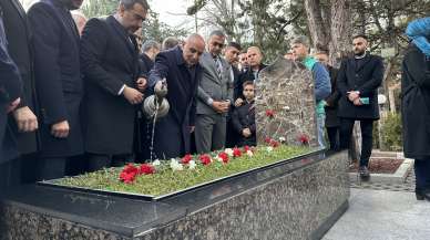 Cumhur İttifakı ABB Başkan adayı Turgut Altınok, Başbuğ Türkeş’in kabrini ziyaret etti