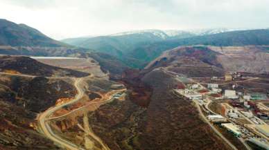 Heyelan riski artan Erzincan'da arama faaliyetleri durduruldu