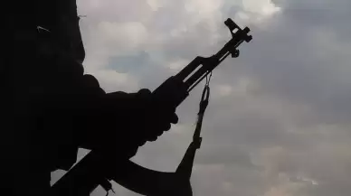 Bitlis'te PKK'lı teröristlerin araziye gizlediği silah ve mühimmat ele geçirildi
