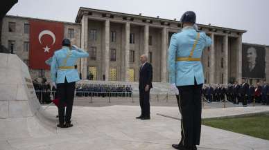 TBMM Başkanı Kurtulmuş ve devlet erkanı Anıtkabir'i ziyaret etti