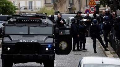 Paris'te canlı bomba alarmı!