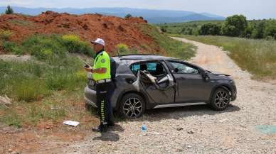 Uşak'ta takla atan otomobildeki Yunanistan uyruklu 1 kişi öldü, 2 kişi yaralandı
