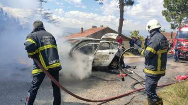 Tokat'ta hareket halindeki otomobil alev alev yandı