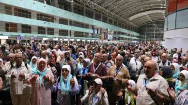 İlk hac kafilesi dualarla uğurlandı!