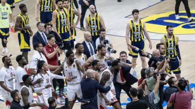 Fenerbahçe Beko - Monaco maçının ardından saha karıştı