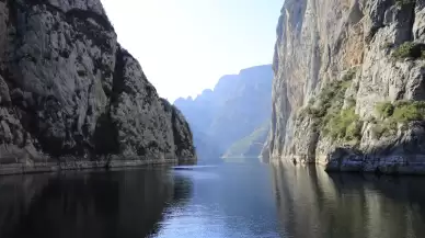 Şahinkaya Kanyonu'nun eşsiz manzarası görsel şölen sunuyor