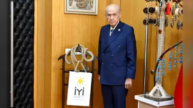 MHP Lideri Devlet Bahçeli, ‘o urganı’ odasına astı