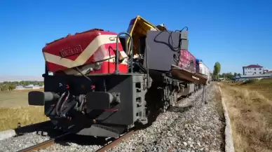 Van Gölü Ekspresi beton pompasına çarptı: Ölü ve yaralılar var