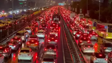 İstanbul'da trafik yoğunluğu yüzde 90'a ulaştı