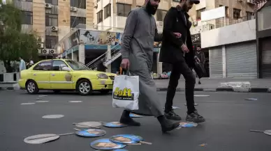 Suriye'de Esad'ın posterleri ayaklar altında