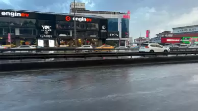 İstanbul'da beklenen sağanak yağış geldi