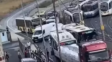 Sultangazi'de İETT otobüsünün TIR'a çarptı: Yaralılar var!