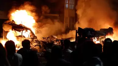 İngiltere'de sokaklar yangın yeri! Göstericiler araçları ateşe verdi