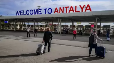 Antalya'da yılın rekoru: 6 Temmuz'da bin 179 uçuşla 206 bin yolcu!