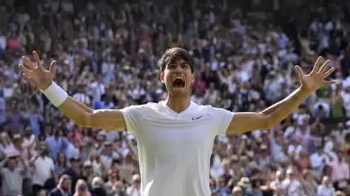 Carlos Alcaraz, Wimbledon’da üst üste ikinci kez şampiyon