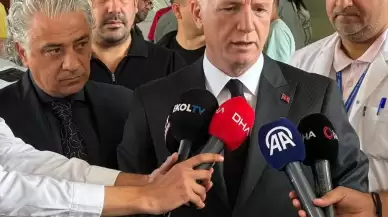 İstanbul Valisi Gül, Küçükçekmece'deki metrobüs kazasında yaralananları ziyaret etti