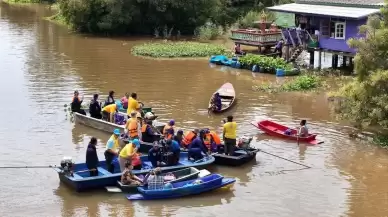 Güney Asya sular altında kaldı: En az 285 ölü