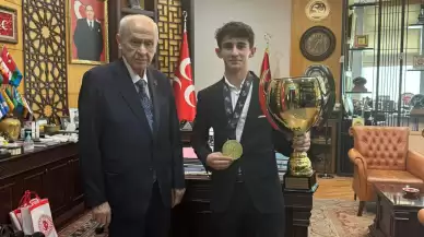 MHP Lideri Bahçeli, Dünya Şampiyonu Kick Boksçu Hamza Eren Göksu'yu tebrik etti