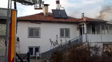 Neşet Ertaş'ın kız kardeşinin evi yandı