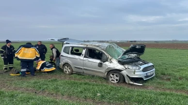 Tekirdağ'da devrilen hafif ticari araçtaki 4 kişi yaralandı