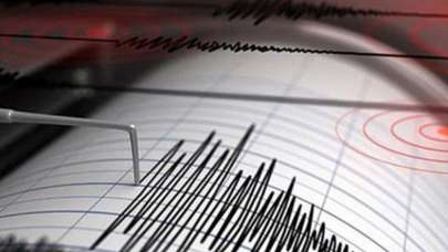 Endonezya'da 6.9 şiddetinde deprem