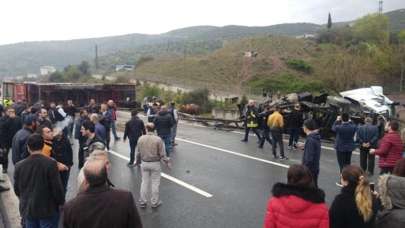 TIR devrildi, TEM Otoyolu ulaşıma kapandı!