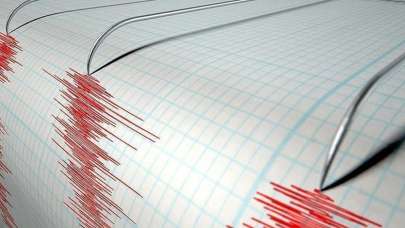 O ülke şokta! 7 şiddetinde sallandı