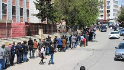 Haberi alan oraya koştu! Kuyruğun sonu gözükmüyor