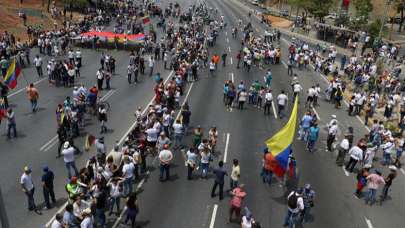 Venezuela'da kalkışmaya katılan vekillerin dokunulmazlığı kaldırıldı