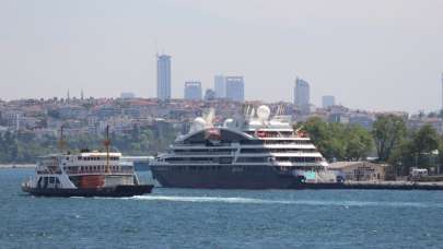 İlk seferine çıktı! Lüks yolcu gemisi İstanbul'a demirledi