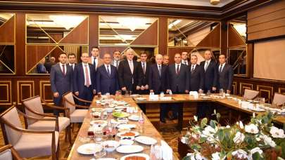 MHP Lideri Devlet Bahçeli'den milliyetçi medyaya iftar