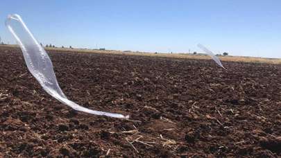 Şanlıurfa'da tarlaya mühimmat bağlı uçan balon düştü