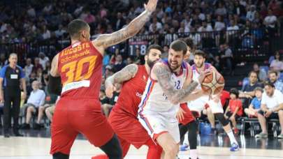 Anadolu Efes seride 2-0 öne geçti