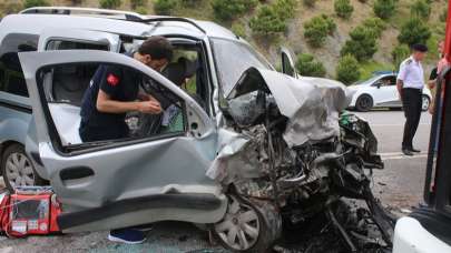 Bayram tatilinin ikinci gününde de trafik kazaları can aldı