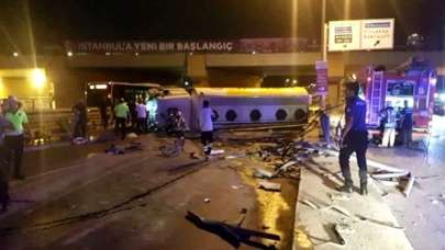 Avcılar'da tanker devrildi! Trafik tamamen durdu