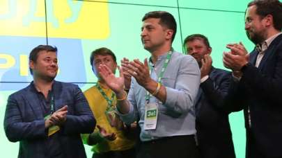 Ukrayna'da genel seçimi de Zelenskiy kazandı