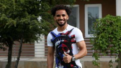 Douglas transfer için İstanbul'a geliyor