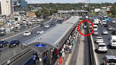 Şirinevler'de bir genç metrobüsün altında kaldı