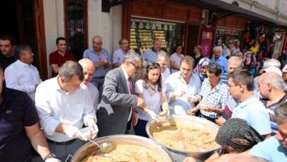 Bartın Belediyesi'den aşure ikramı