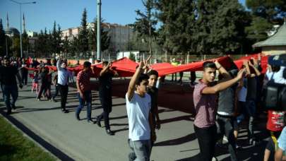 Kilis'te Barış Pınarı Harekatı'na destek yürüyüşü