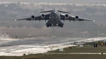 İncirlik Üssü'nde savaş uçağı hareketliliği