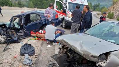 Burdur'da feci kaza! Araçlar hurdaya döndü