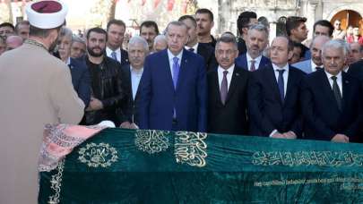 Cumhurbaşkanı Erdoğan İstanbul'da cenaze törenine katıldı