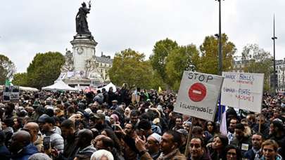 Paris'te İslam karşıtı açıklamalar ve saldırılar protesto edildi