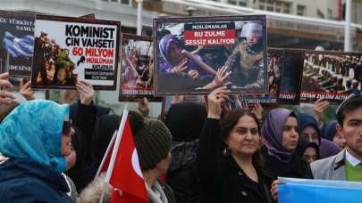 Çin'in Doğu Türkistan politikaları protesto edildi