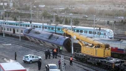 Ankara'da boş tren raydan çıktı