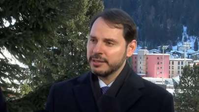 Bakan Albayrak Davos'ta: Önemli görüşmeler yürütüyoruz