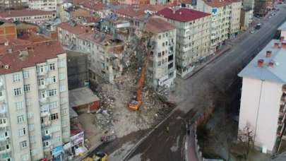 Elazığ'da okulların açılma tarihi yine ertelendi