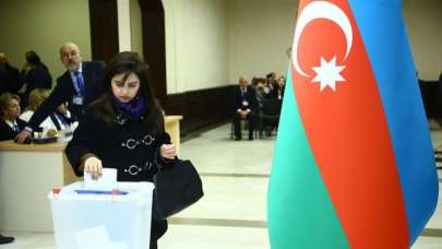 Azerbaycan'da erken seçimi Aliyev'in partisi kazandı