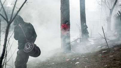 Yunanistan'dan göçmenlere gaz bombası